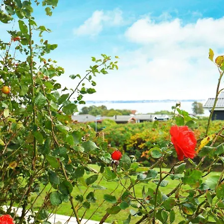 6 Person Holiday In Ebberup *